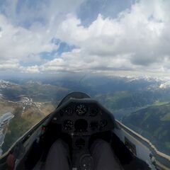 Flugwegposition um 13:03:55: Aufgenommen in der Nähe von Gemeinde Gerlos, 6281 Gerlos, Österreich in 3199 Meter